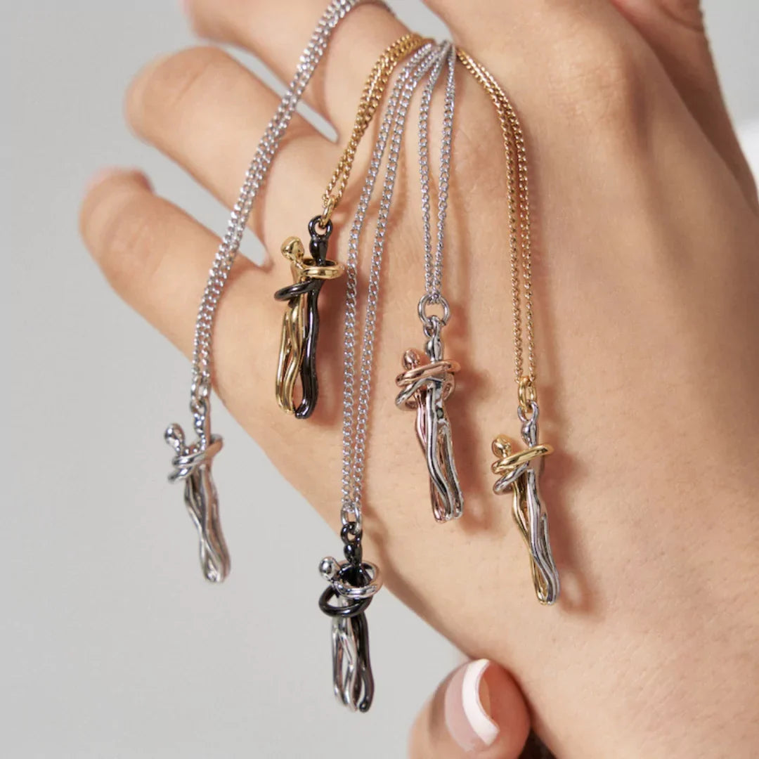 De Eeuwige Omhelzing Ketting stel
